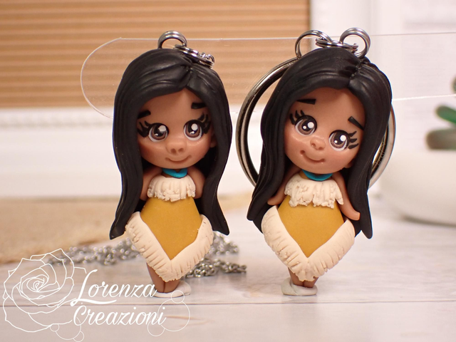Collana e/o portachiavi modellato a mano artigianalmente, principessa Pocahontas