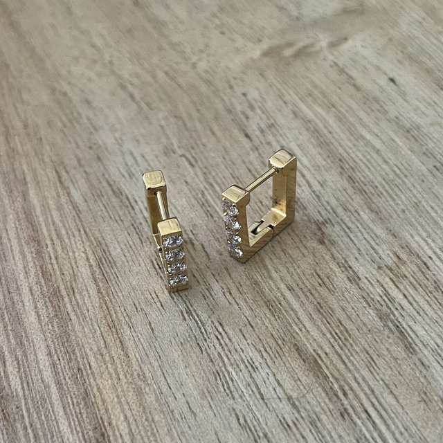 Boucles d’oreilles Créoles Carrées