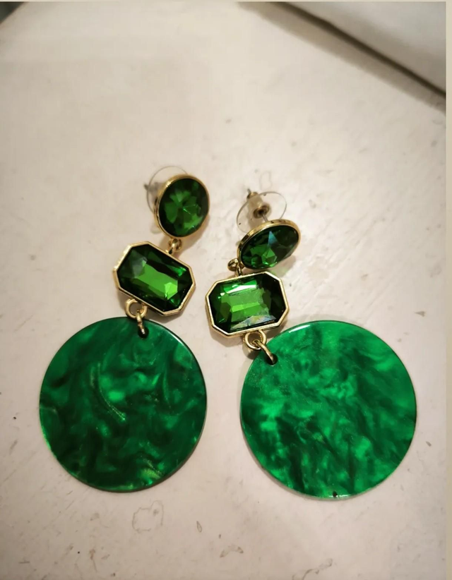 Orecchini verdi in resina