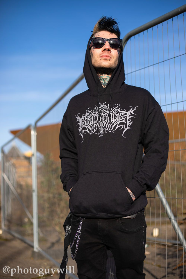 ONLINE EXCLUSIVE Logo - Hoodie