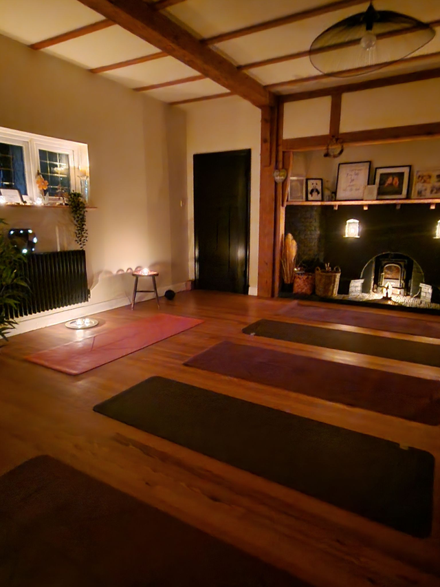 15th May @ 7-8pm : Inside Flow by Candlelight in Leigh-on-Sea