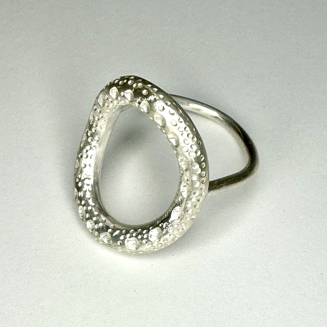  Double loop ring