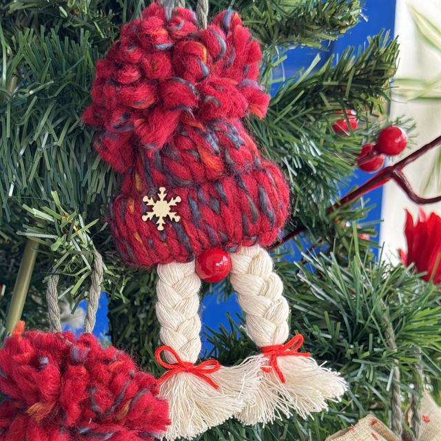 Mère Noël rouge  macramé 