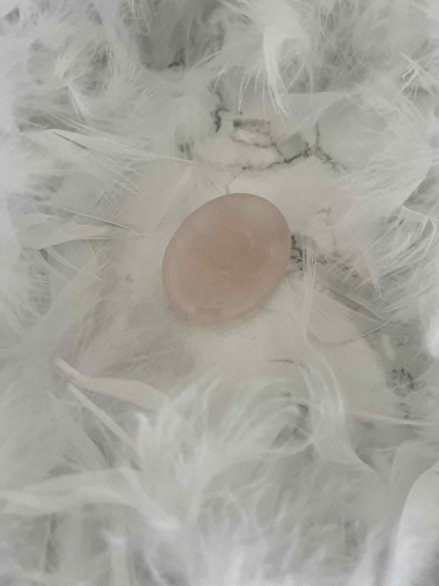 worry stone  quartz rose