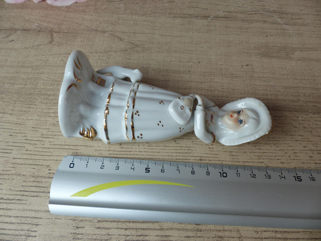 Figurine Fille et Mouton, Figurine Fille Bergère en Porcelaine avec agneau, Personnage romantique en Porcelaine Cadeau Décoration