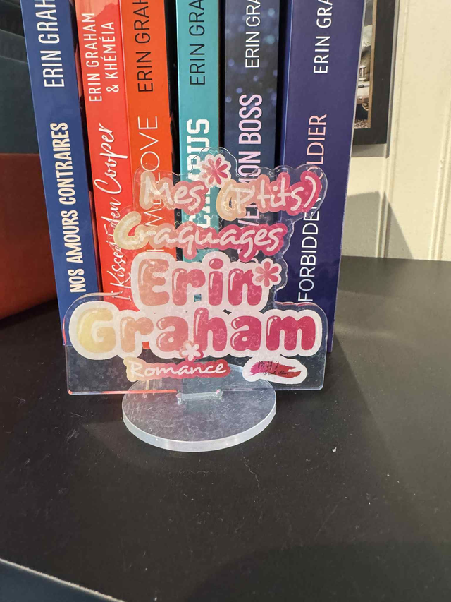 Standee de bibliothèque "mes petits craquages Erin Graham"