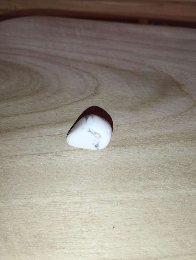 Howlite pierre roulée 