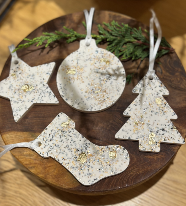 JESMONITE SET OF 3 BAUBLES GOLD