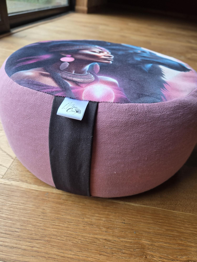Zafu sacré, coussin de méditation Champagne et loup