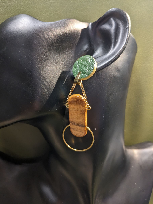 "Lauro" - Pendants Olivier, Cuir et Bronze