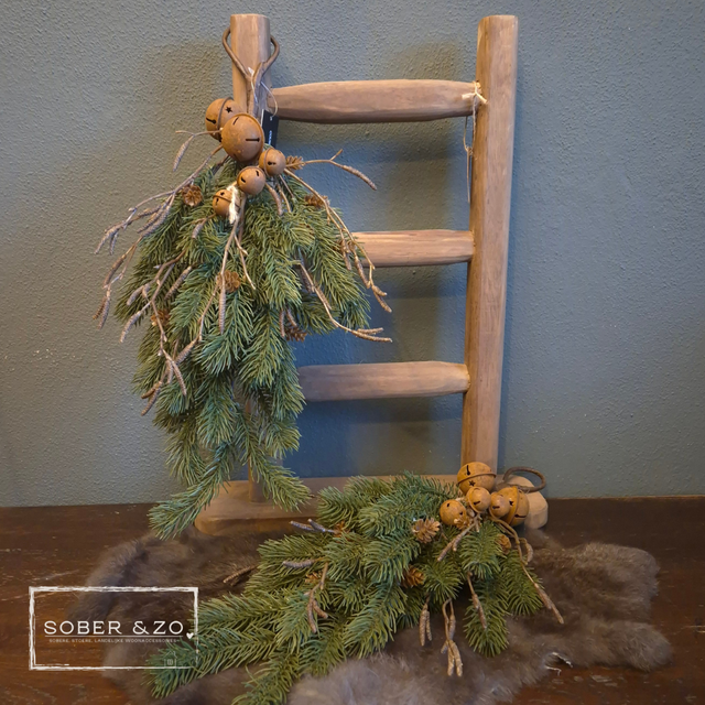 Kersttoef met roest belletjes