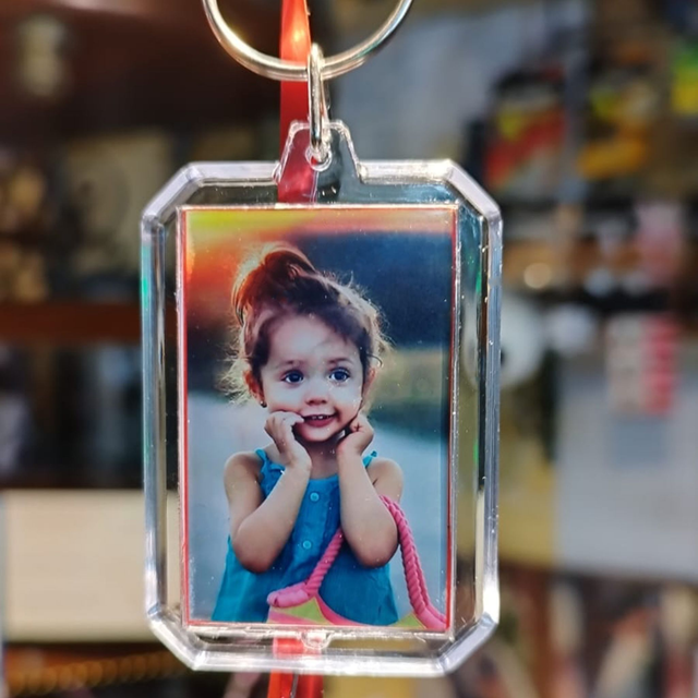 PORTACHIAVI O CIONDOLO IN PLASTICA FORMA RETTANGOLO CM5,5X4