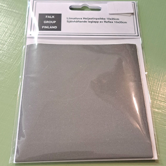 Liimattava heijastinpaikka