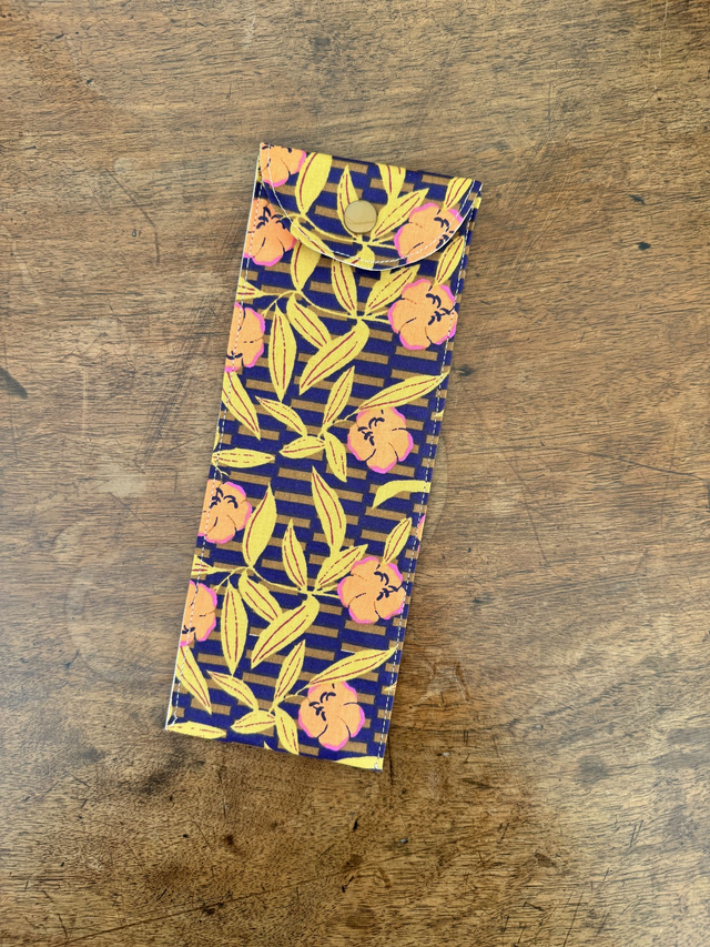 Étui à brosse à dents / ou à couverts