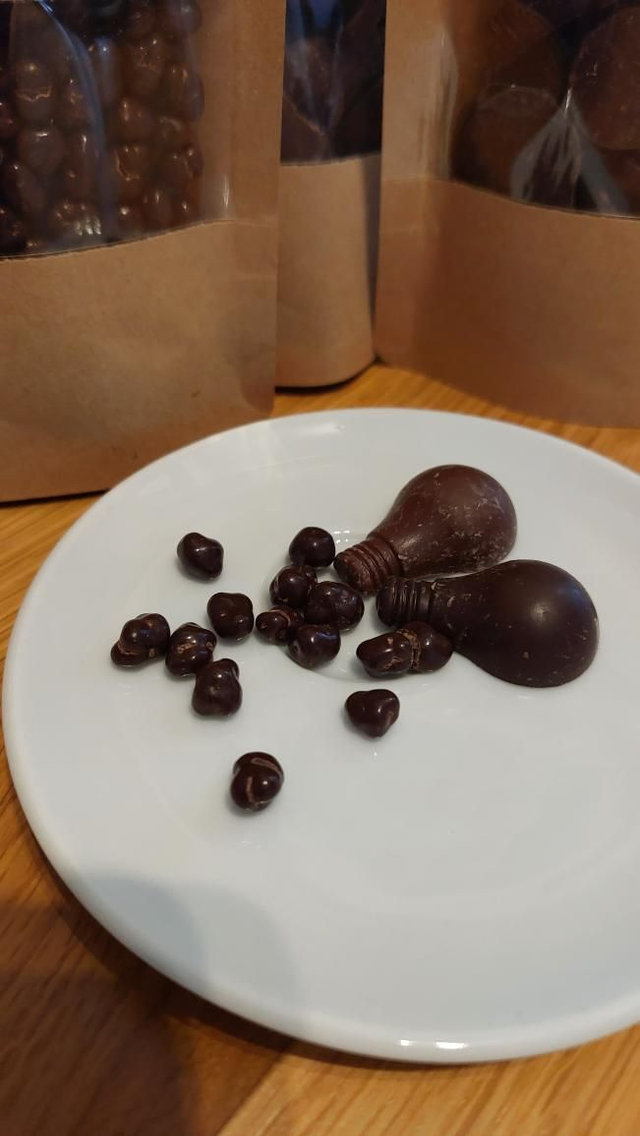 Zotter Dark chocolate covered nibs 100g