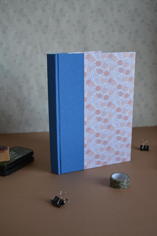 Carnet de croquis bleu et agrumes