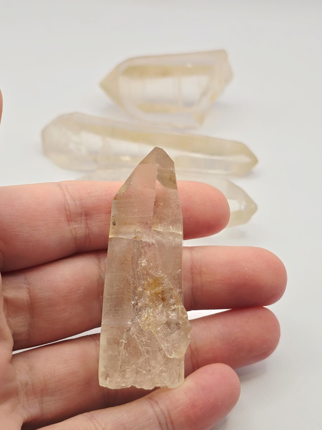 Cristal Lémurien forme pointe polie