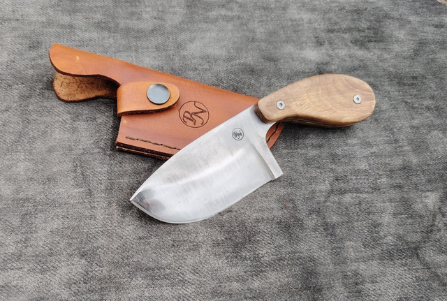 Couteau chasse Skinner Noyer