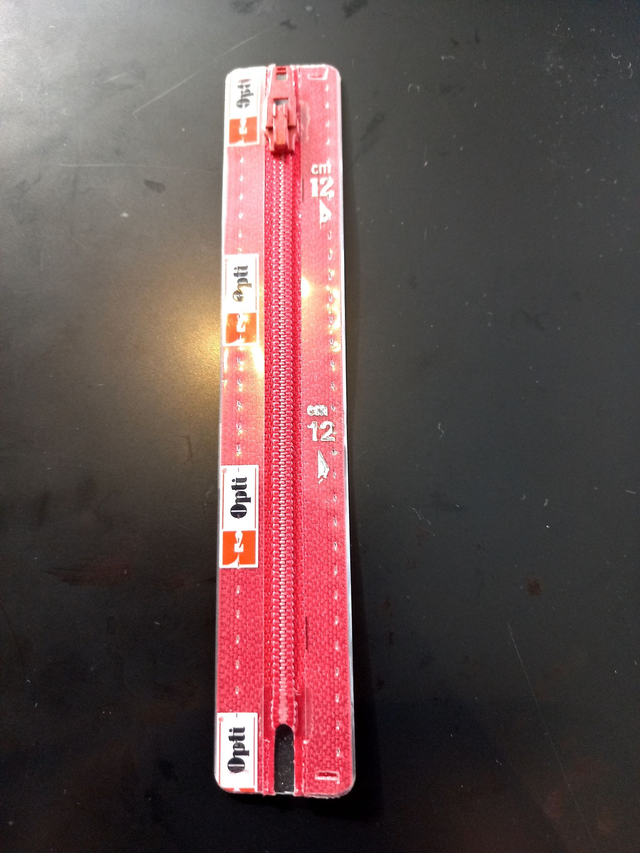 S40 / kleur 752 Opti rits kunststof rood