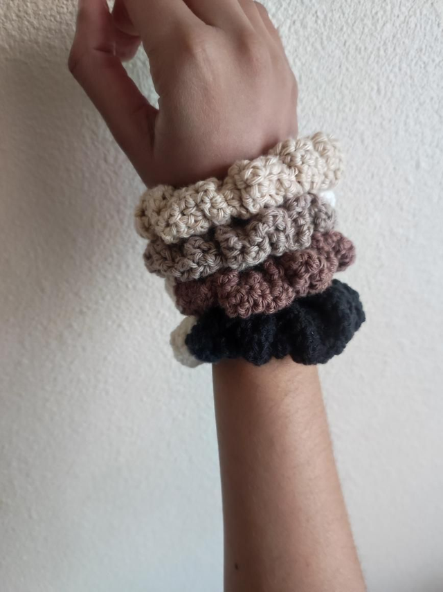 Choco-noir Scrunchies 