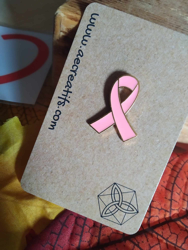 Pin&#039;s Ruban rose 