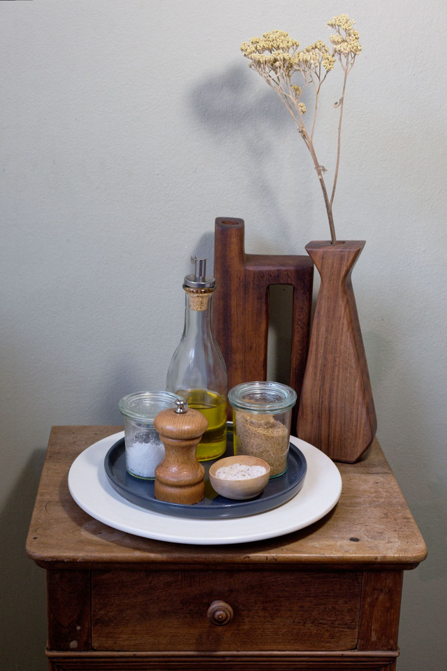 Petit soliflore noyer / Perrine Besson