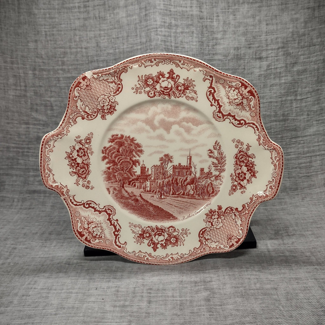 Johnson Bros | Serveerbord (lengte 26,0 cm | breedte 23,0 cm) met ‘Old Britain Castles’ motief in roze kleur | Vintage - met onvolkomenheid