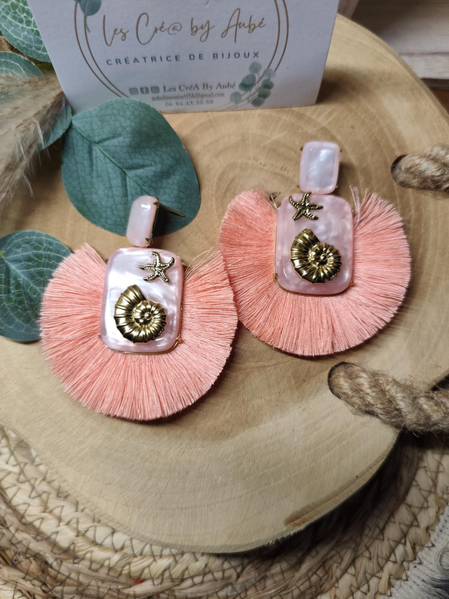 BO BOHEME COQUILLAGE/NACRE ET POMPONS CORAIL 0000673