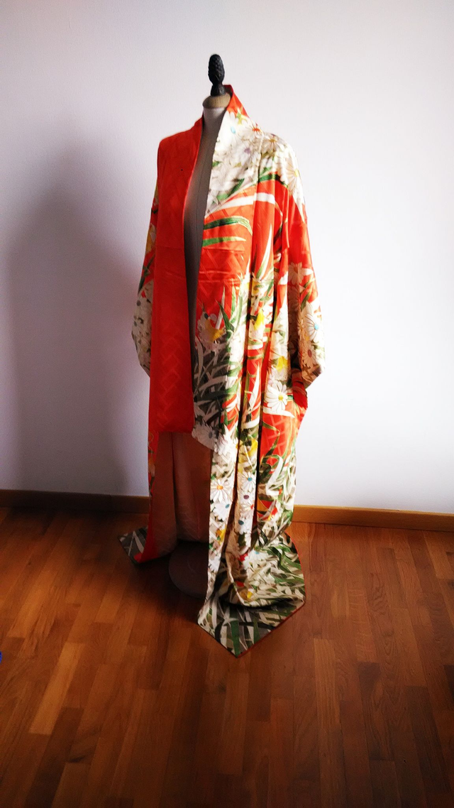 Orange Colour Vintage Japanese Kimono,Lily and Marguerite Flower Pattern Long sleeves Wedding Kimono,Flower Embroidered Silk Kimono