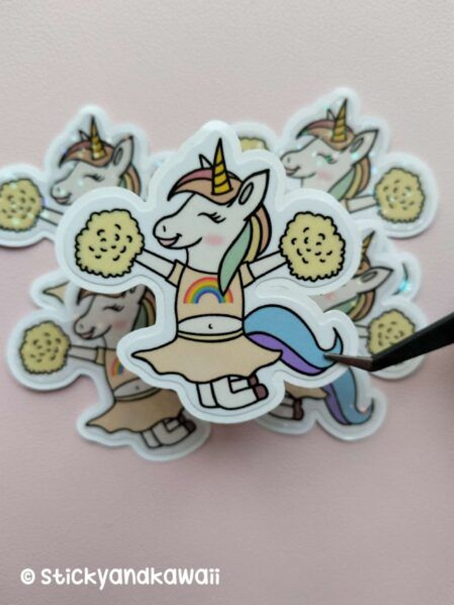 Licorne pom-pom girl 
