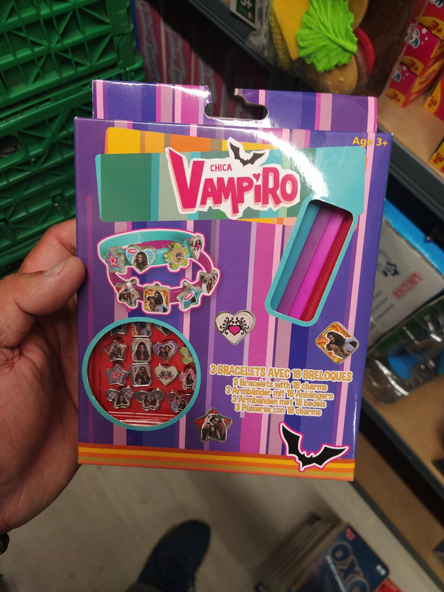 CRÉATION BRACELETS CHICA VAMPIRO