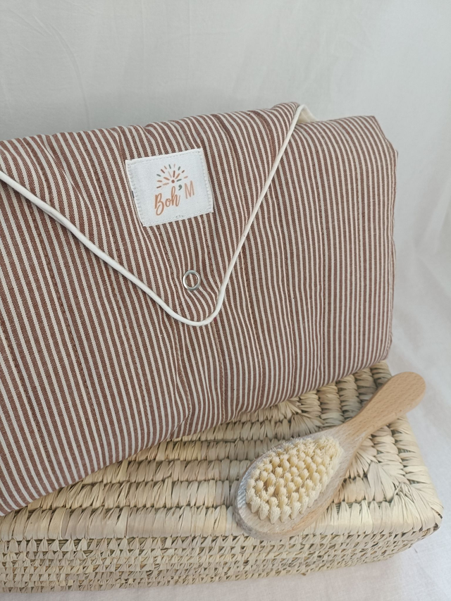 Tapis à langer nomade rayures