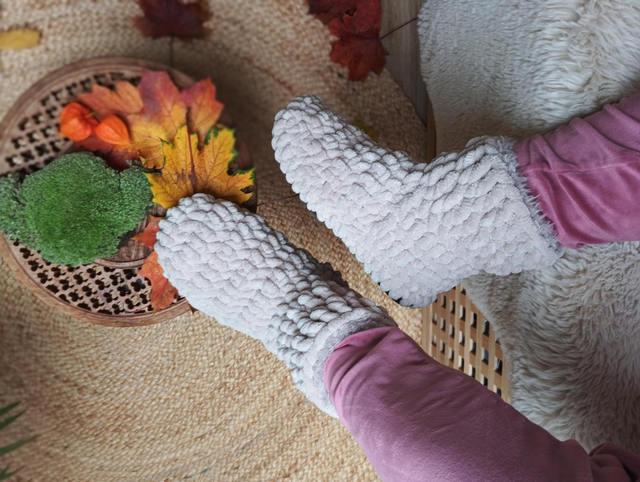 Heboučké plyšové bačkůrky, latte