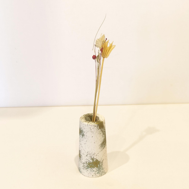 "Solune" Mini vase artisanal en gypse avec fleurs séchées – déco minimaliste   