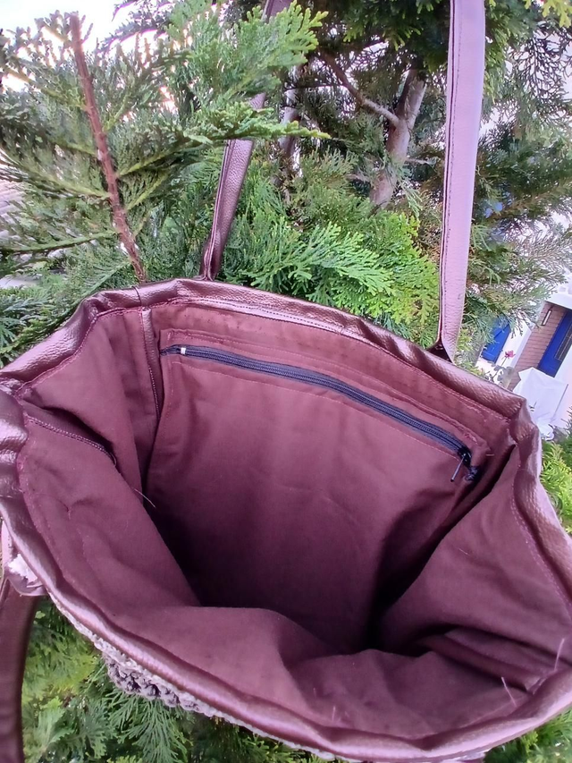 Sac au crochet et simili cuir brun bronze avec perles dorées