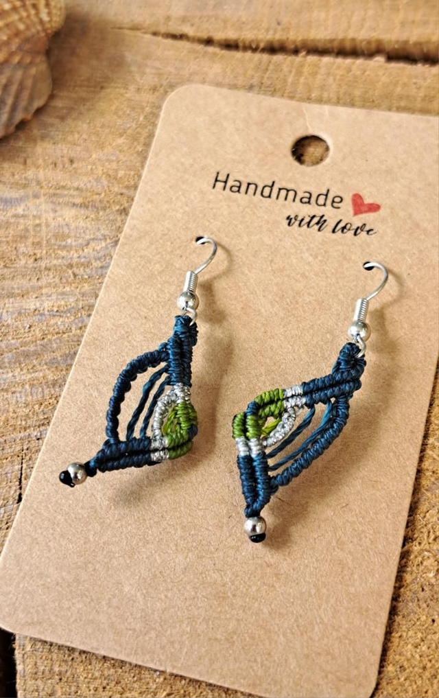 Boucles d'oreilles micro-macramé multicolores 