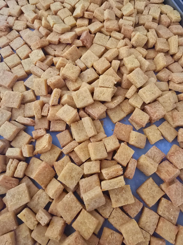 1x Cheese Flavoured Nibbles