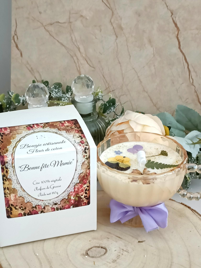 Bougie parfumée "tasse à thé" Bonne fête Mamie  