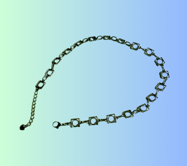 C Collier Choker Graphique