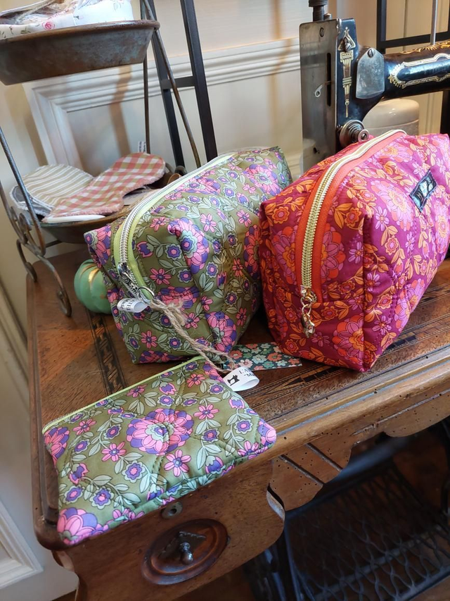 Collection tissus a motifs indiens colores