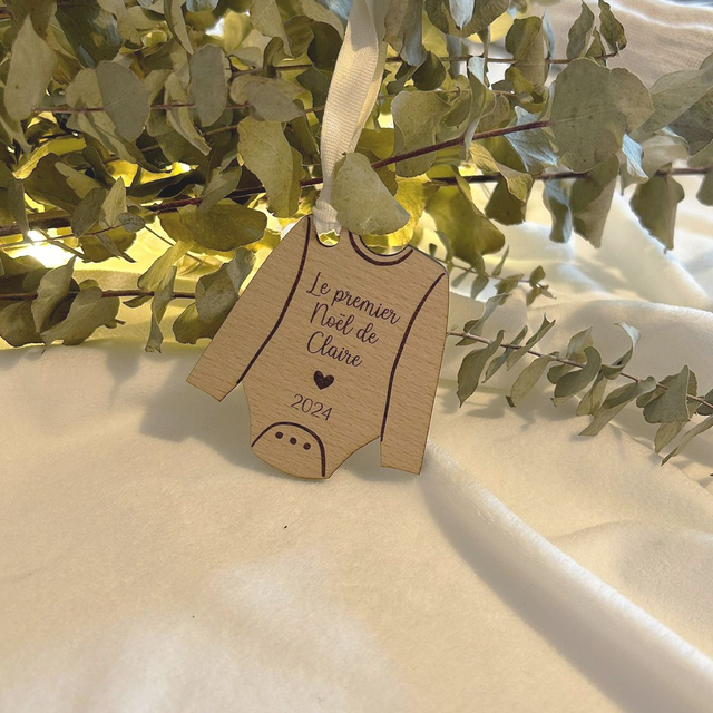 Boule de Noël personnalisée en bois - Modèle Bodie