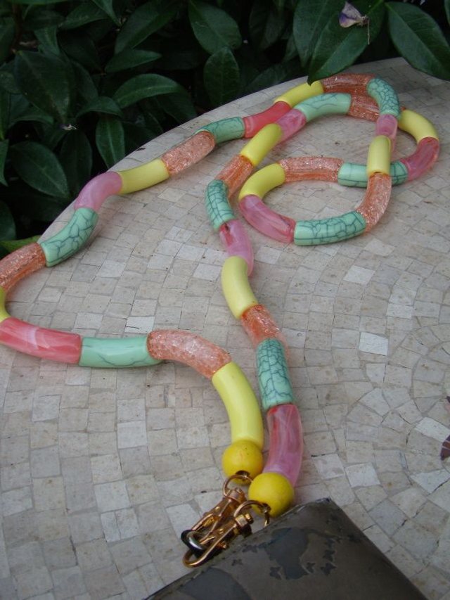 Bijou de téléphone perles tubes Paaradarshee Gulaabee peela