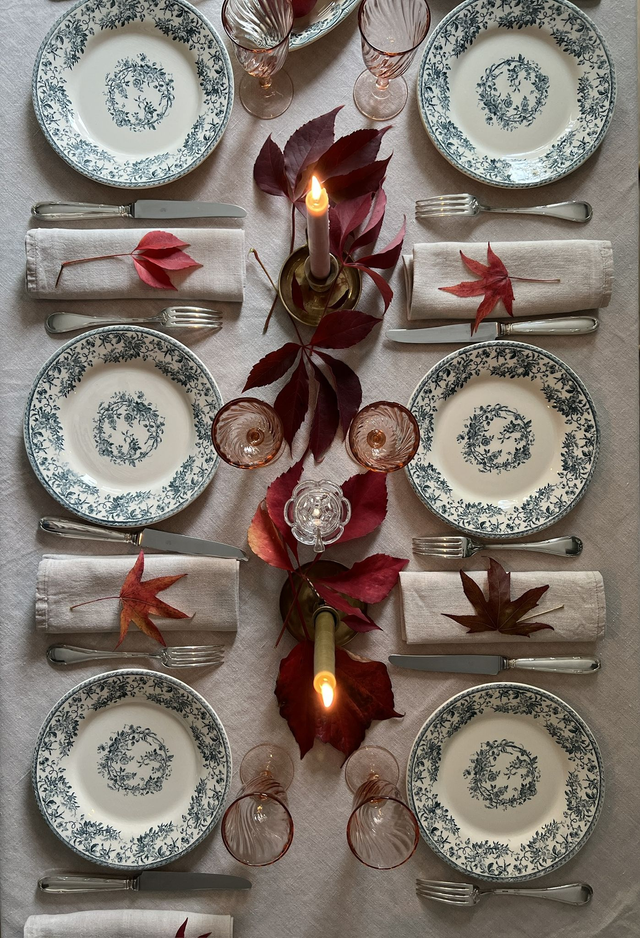 BOUQUETS DE ROSES - Suite de 6 assiettes plates signées Gien - Terre de Fer