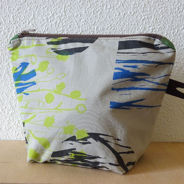 Zipper pouch, standup, blue/grey/green, screenprinted, green silk backing