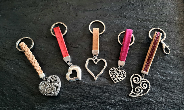 Porte-clés en liège et pendant cœur 