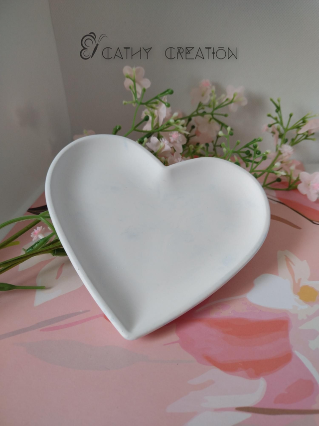 Coeur fourni avec 2 couleurs et un pinceau 