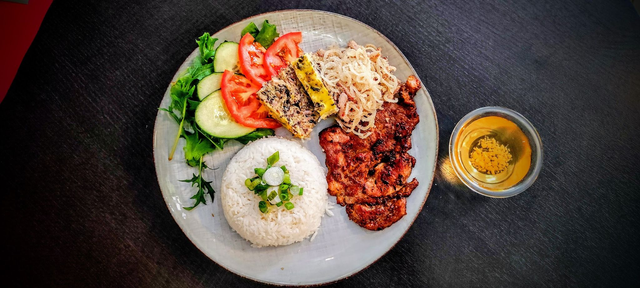 Cơm tấm sườn bì chả