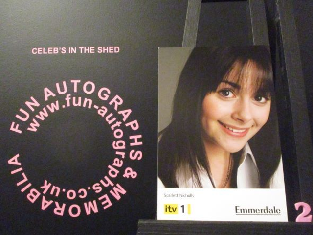 Kelsey Beth Crossley (Scarlett Nicholls) Original Emmerdale Yellow &amp; Black Itv1 Logo Cast Card (2)(SEE PIC)