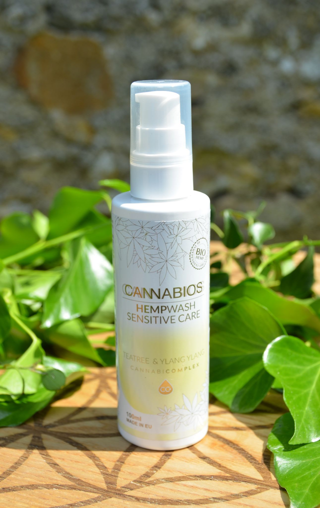 Cannabios HEMPWash Sensitive Care TeaTree &amp; Ylang-ylang BIO