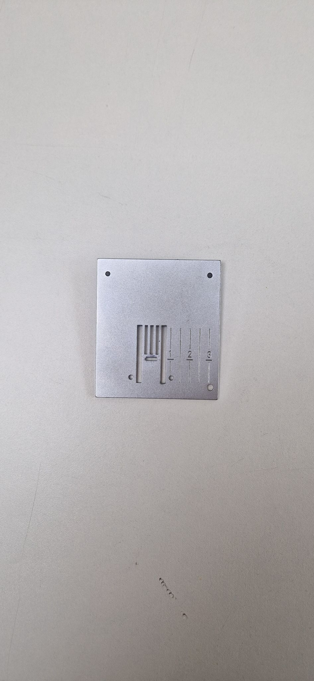 Plaque aiguille Husqvarna Viking